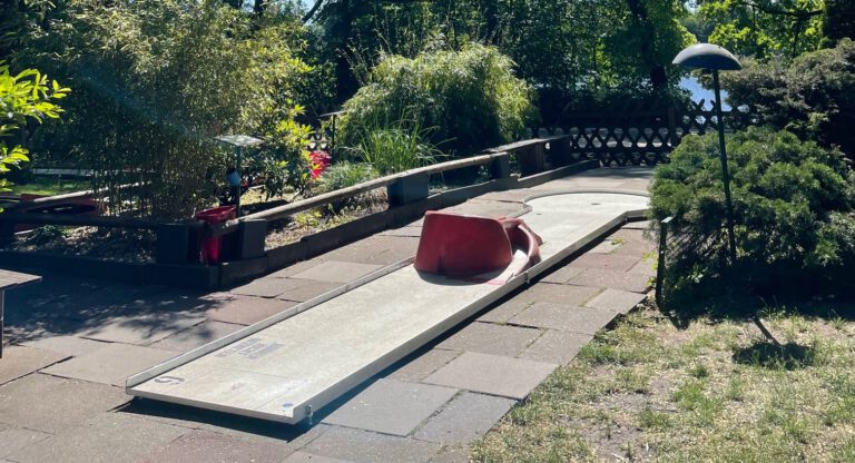 Minigolf mit den Bewohner*innen der Ambulanten Wohnhilfe